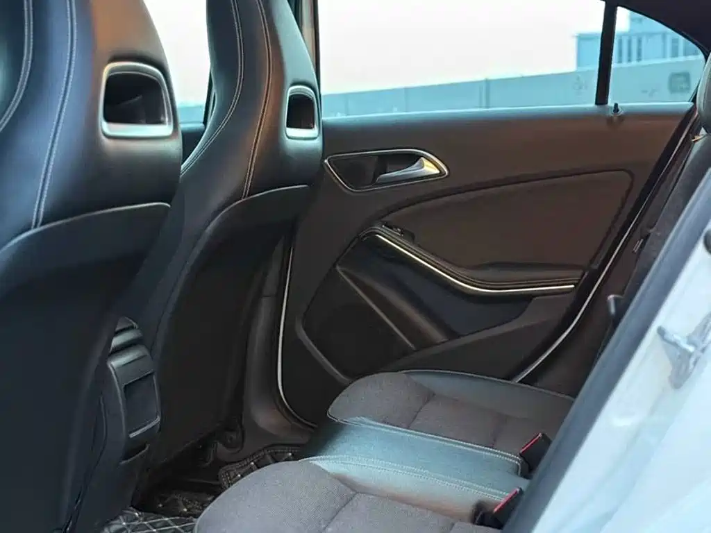 Mercedes-Benz A-Class (Import) — миниатюра 6