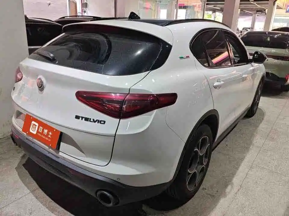 Alfa Romeo Stelvio — миниатюра 3