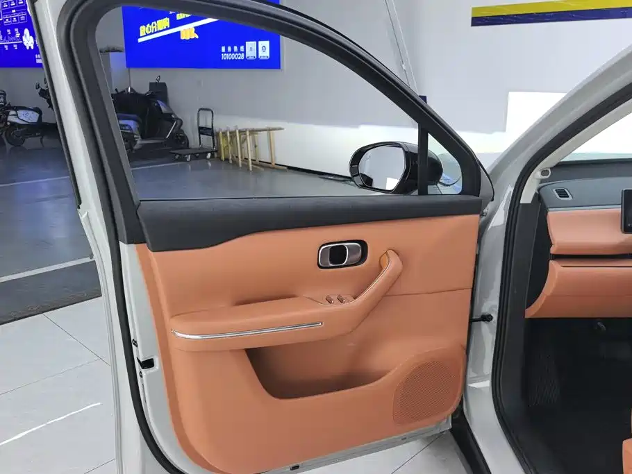 Leapmotor Leapmotor C10 — миниатюра 7