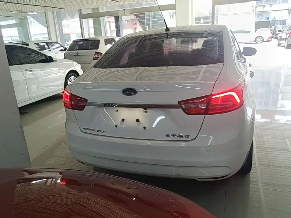 Ford Escort — миниатюра 6