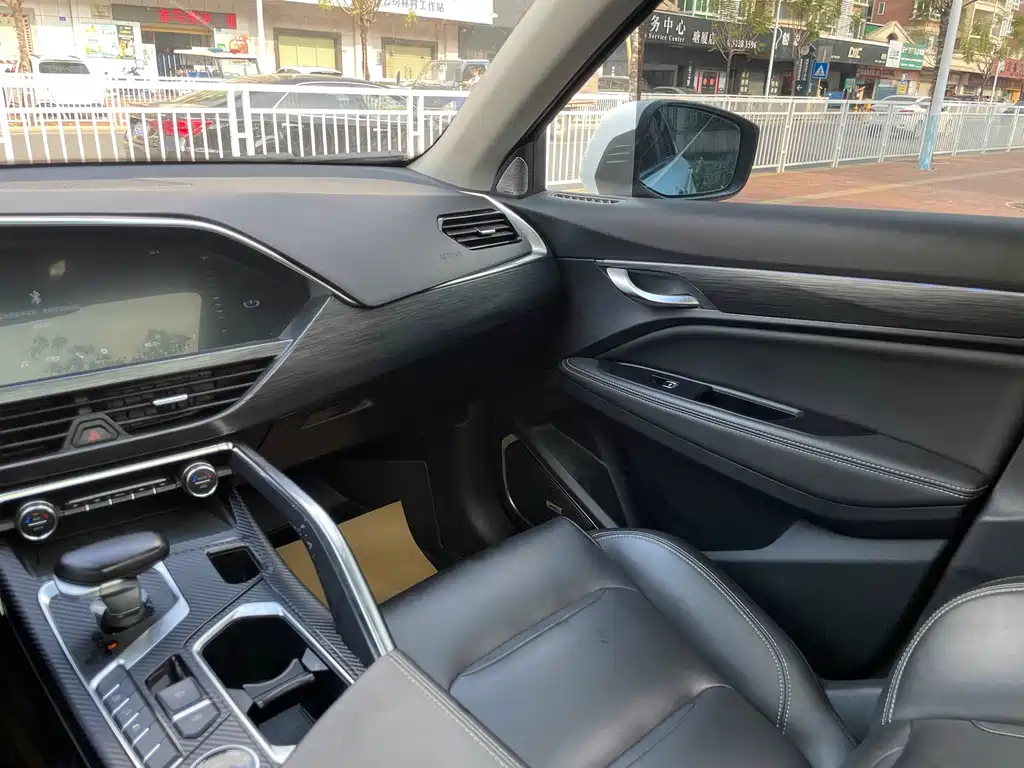 Geely Xingyue — миниатюра 18