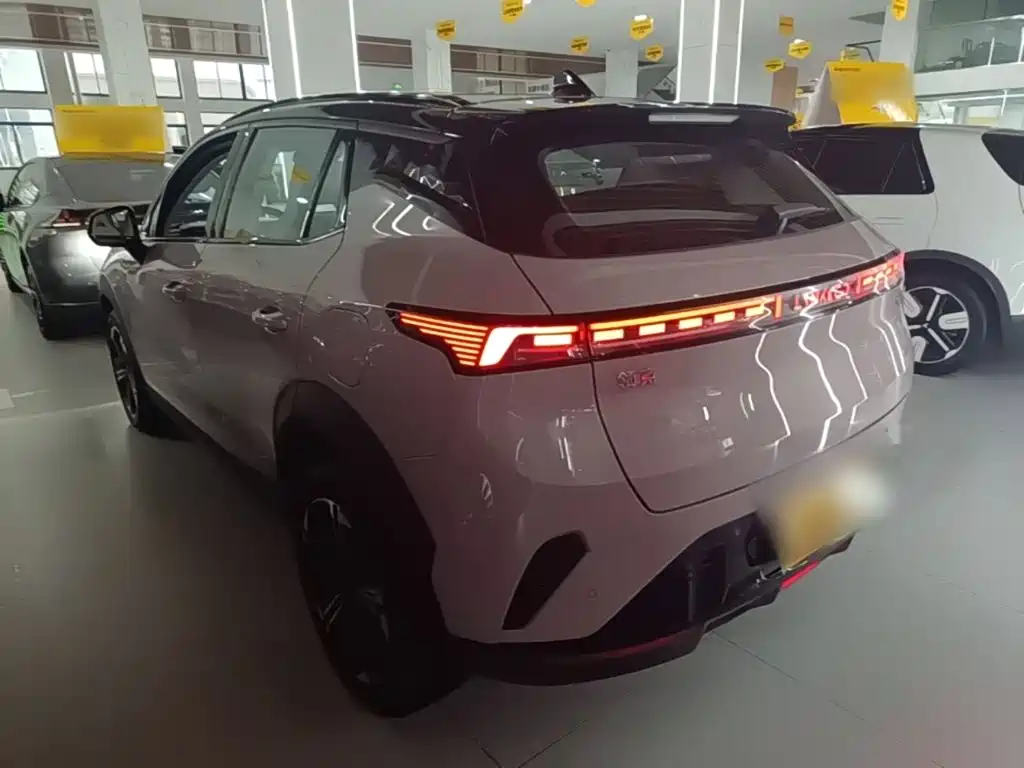 Lynk & Co 06 EM-P — миниатюра 5