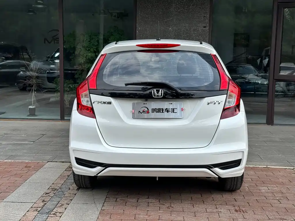 Honda Fit — миниатюра 7