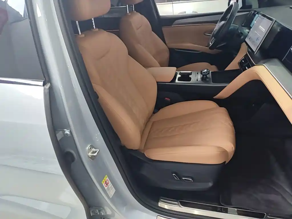 BYD L DM-i — миниатюра 25
