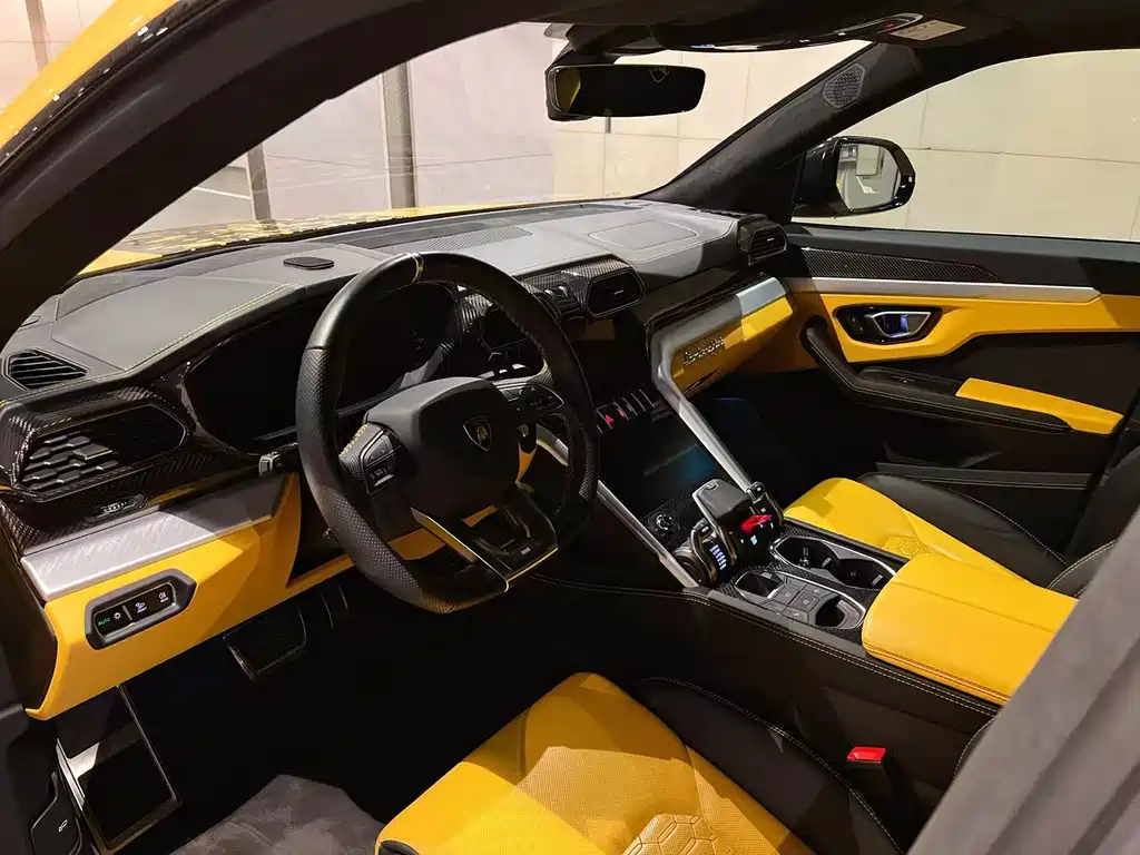 Lamborghini Urus 2021 4.0T V8