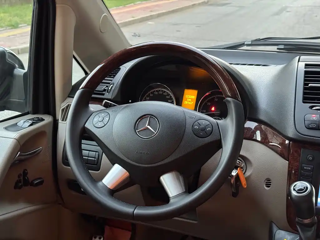 Mercedes-Benz Viano — миниатюра 9