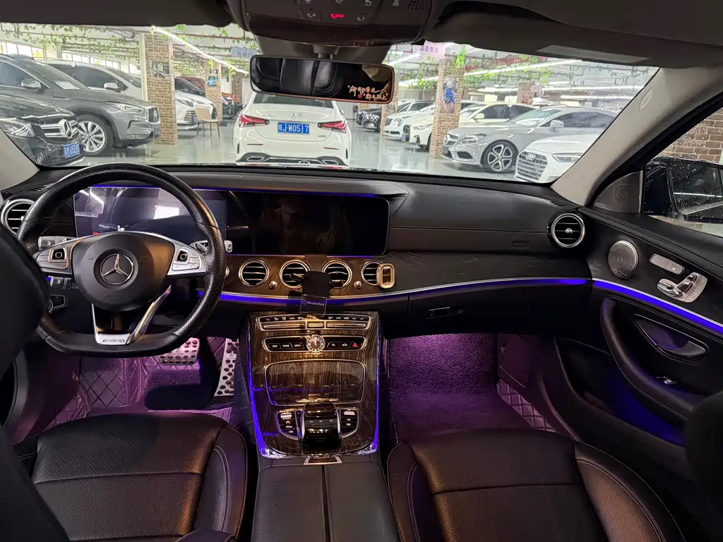 Mercedes-Benz E-Class — миниатюра 6