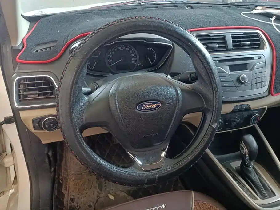 Ford Escort — миниатюра 15