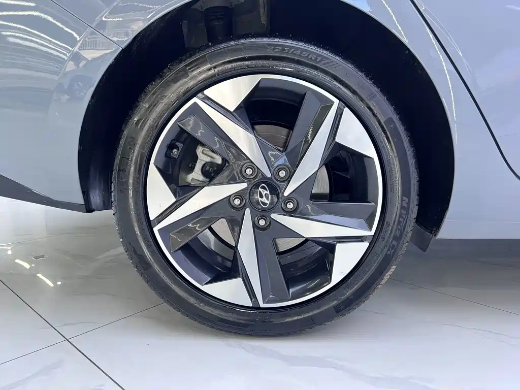 Hyundai Elantra — миниатюра 19
