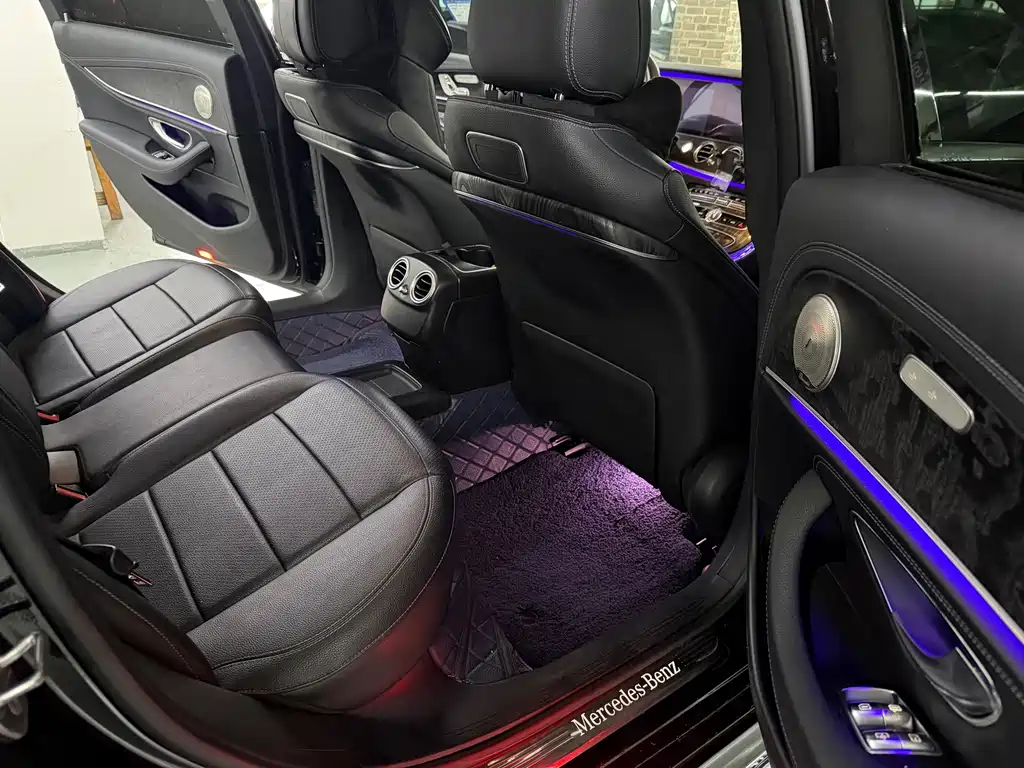 Mercedes-Benz E-Class — миниатюра 7