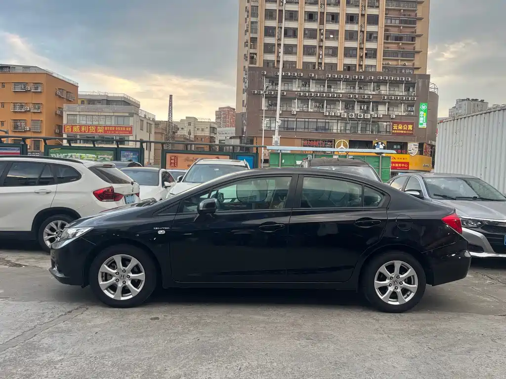 Honda Civic — миниатюра 3