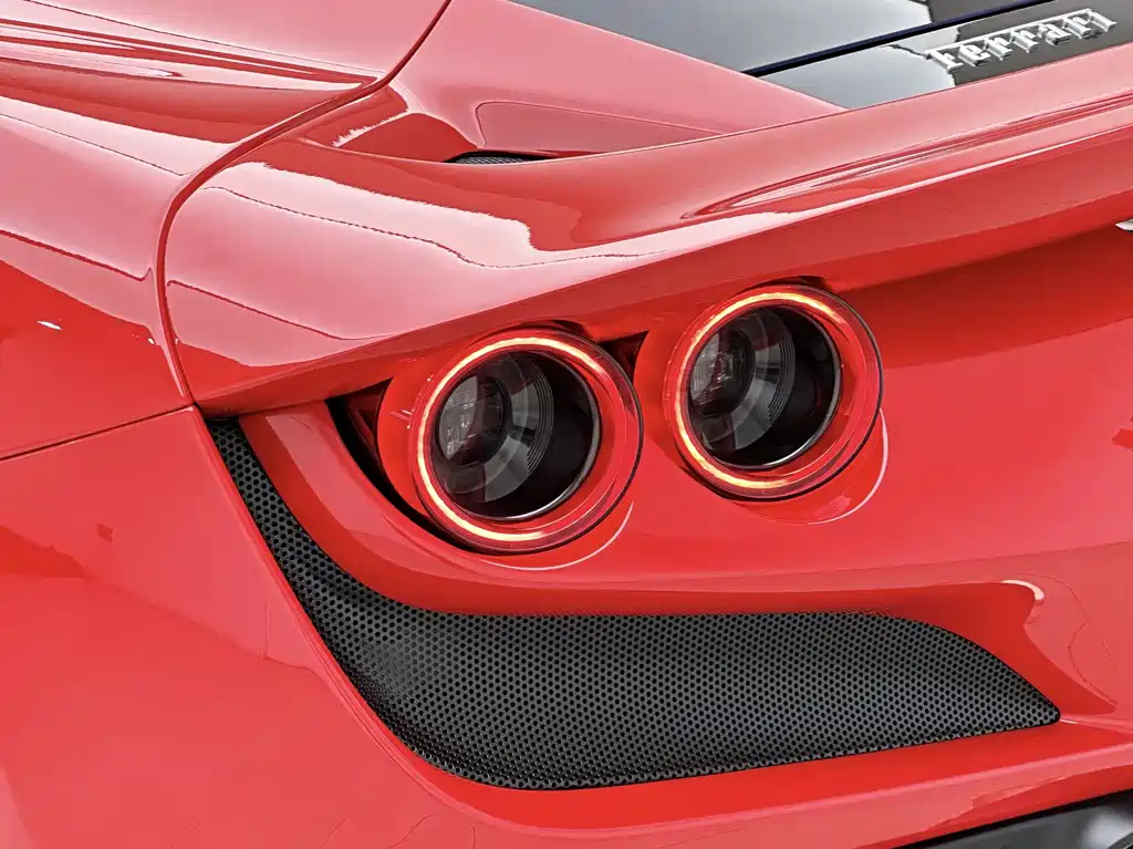 Ferrari F8 2019 Tributo 3.9T V8