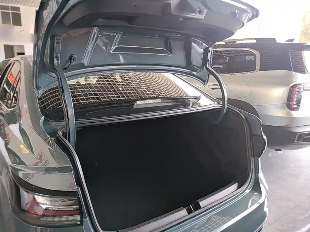 Volkswagen Lavida — миниатюра 19