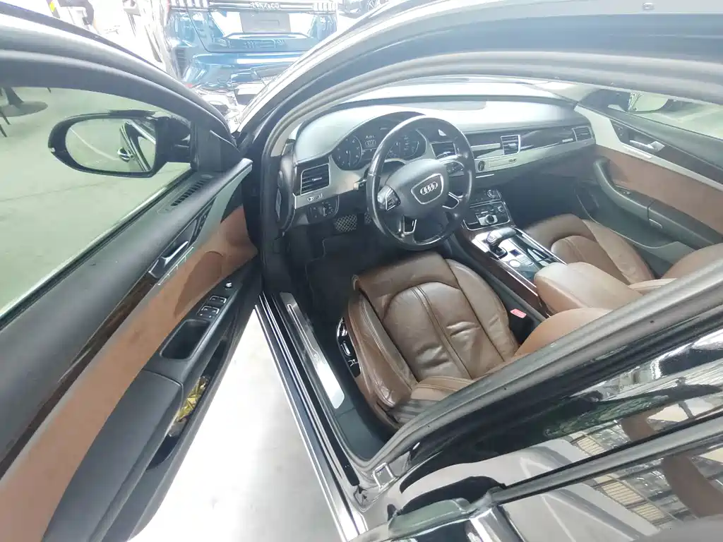 Audi A8 — миниатюра 3