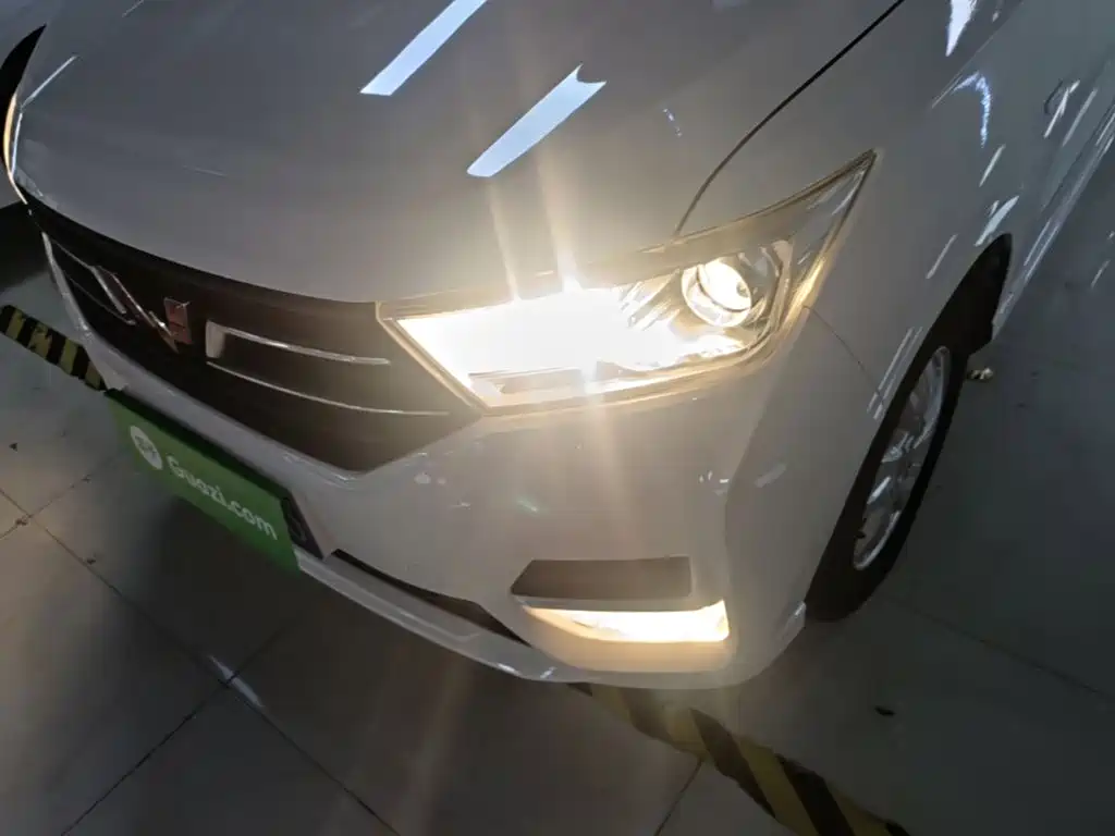 Wuling Hongguang — миниатюра 24