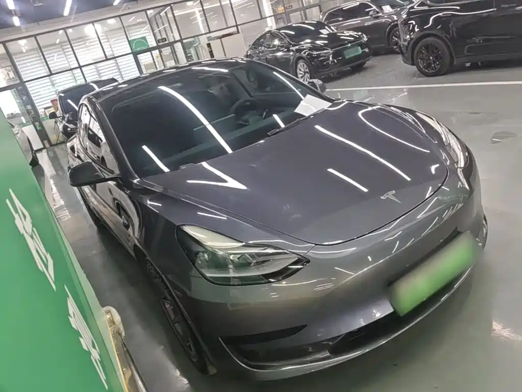 Tesla Model 3 — миниатюра 4