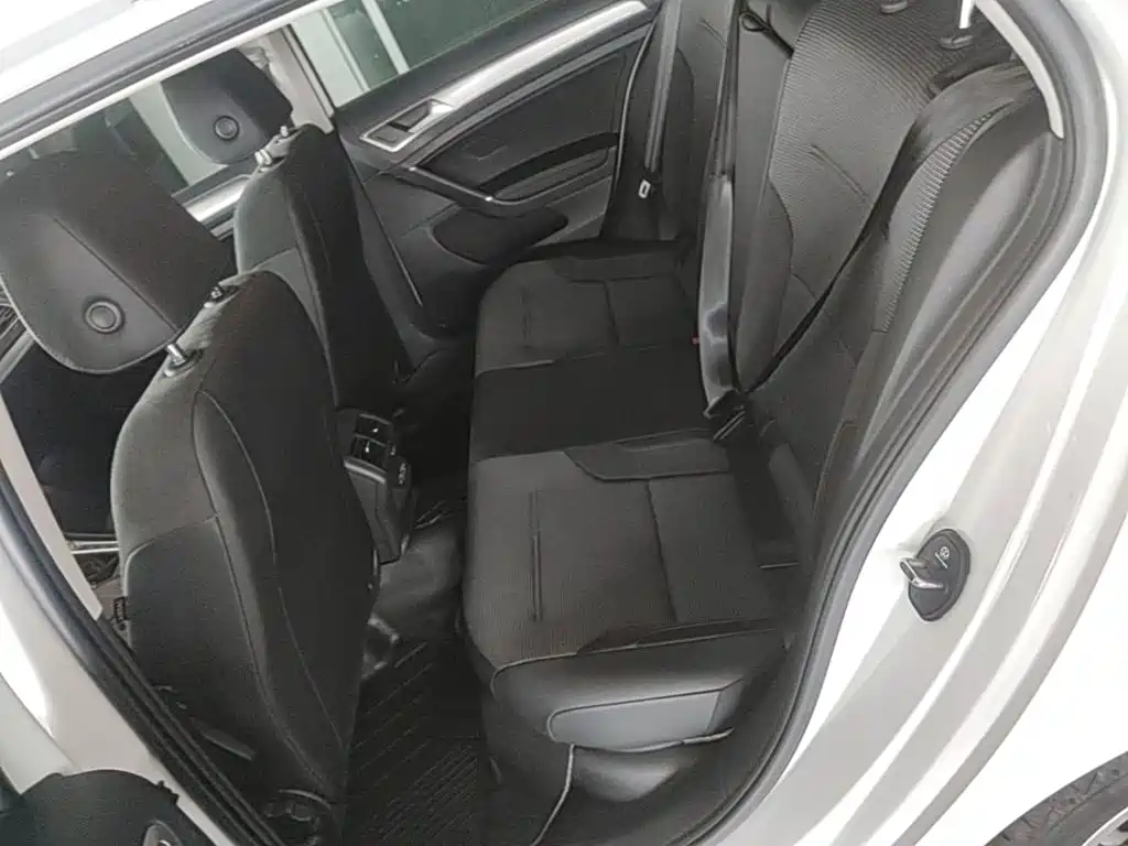 Volkswagen Golf — миниатюра 17