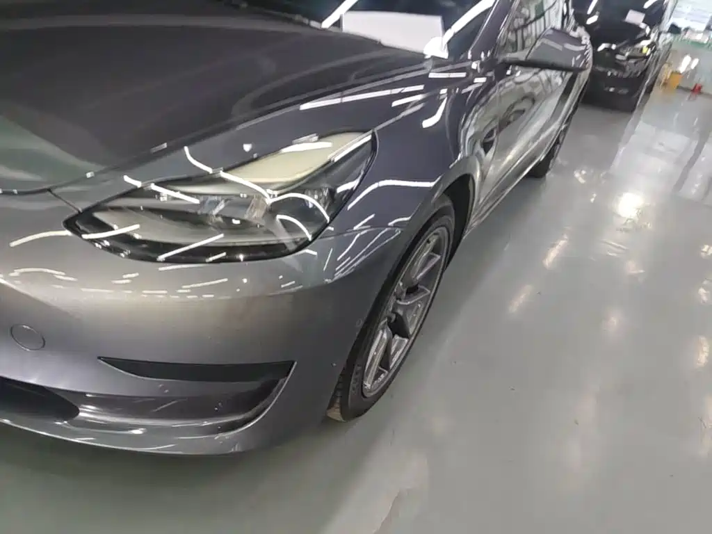 Tesla Model 3 — миниатюра 24