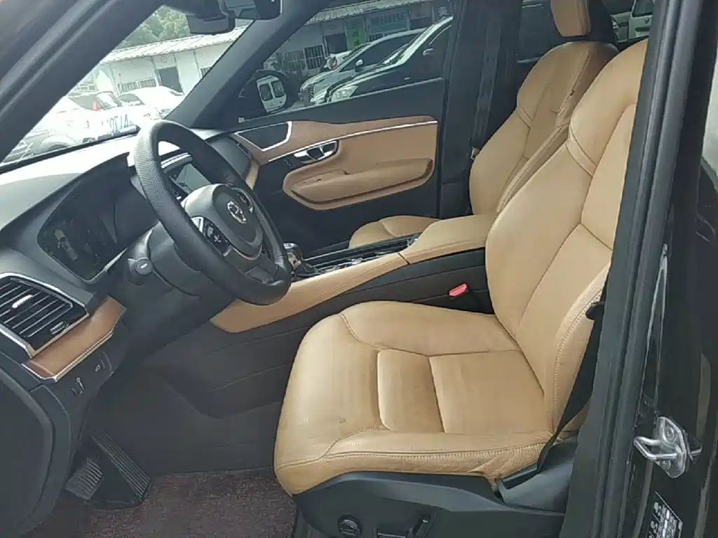Volvo XC90 — миниатюра 15