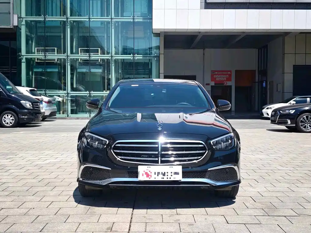 Mercedes-Benz E-Class — миниатюра 2
