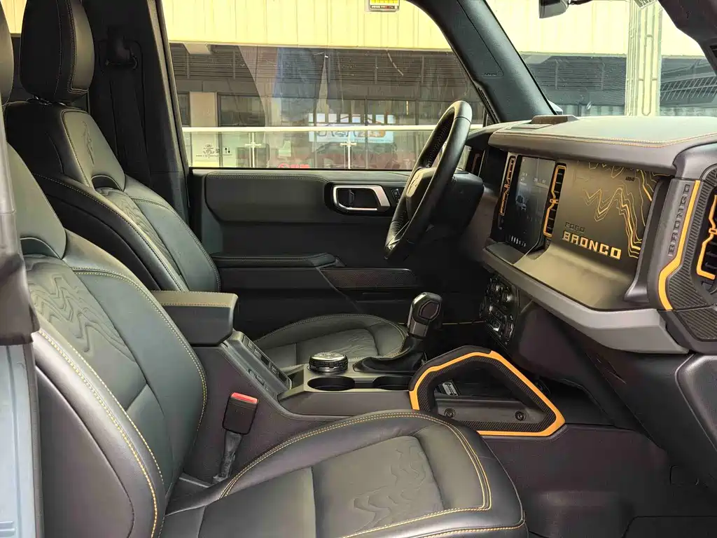 Ford Bronco — миниатюра 8