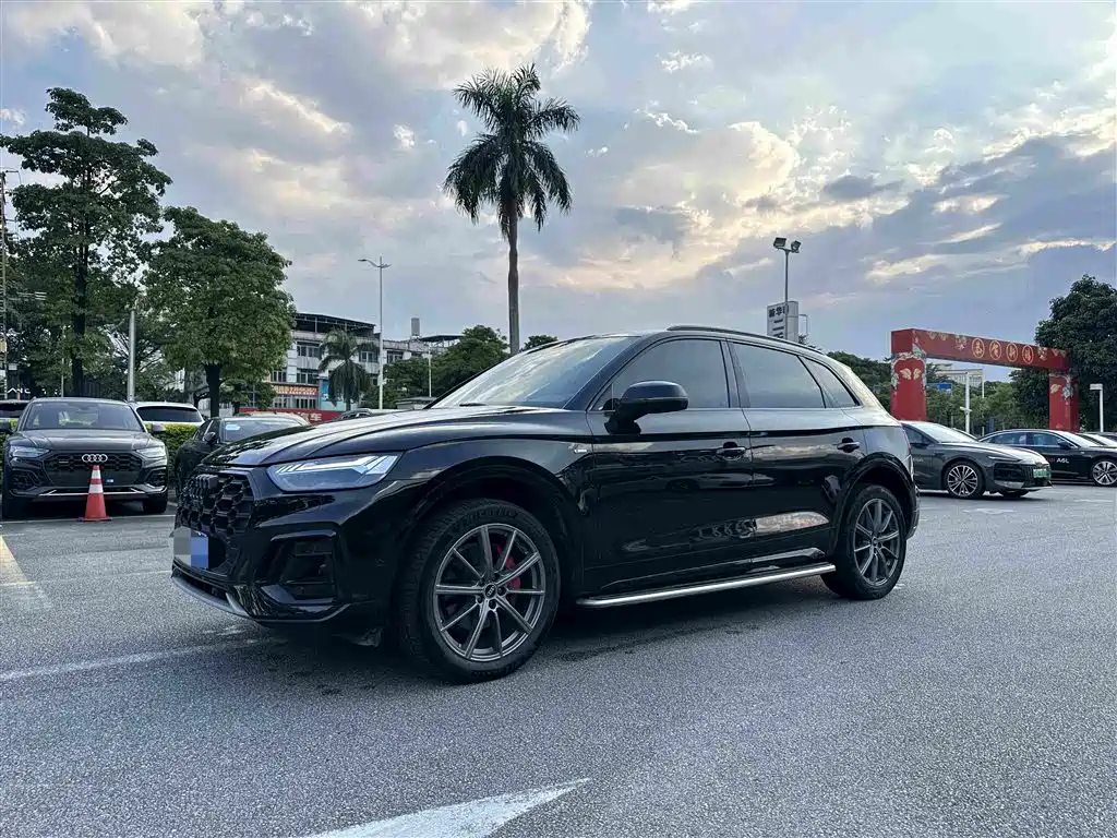 Audi Q5L — миниатюра 2