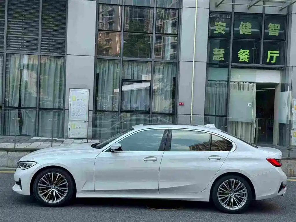 BMW 3 Series — миниатюра 2