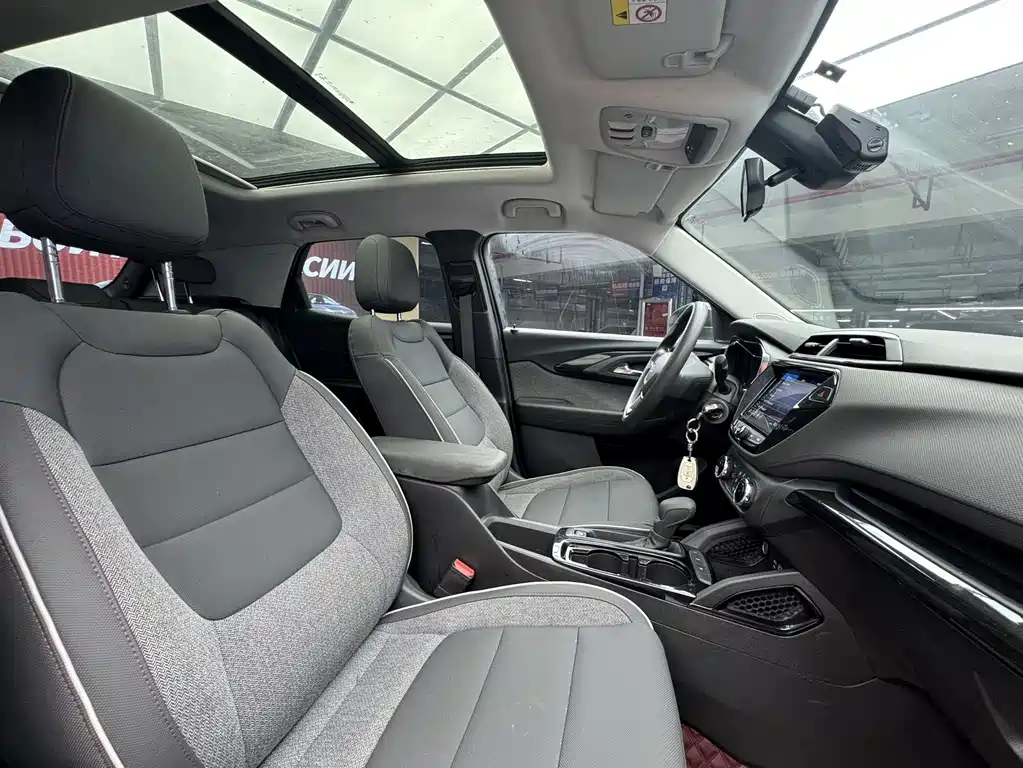 Chevrolet Tracker — миниатюра 19