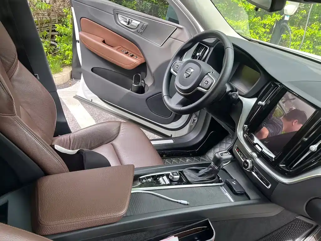 Volvo XC60 — миниатюра 13