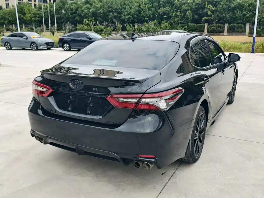 Toyota Camry — миниатюра 6