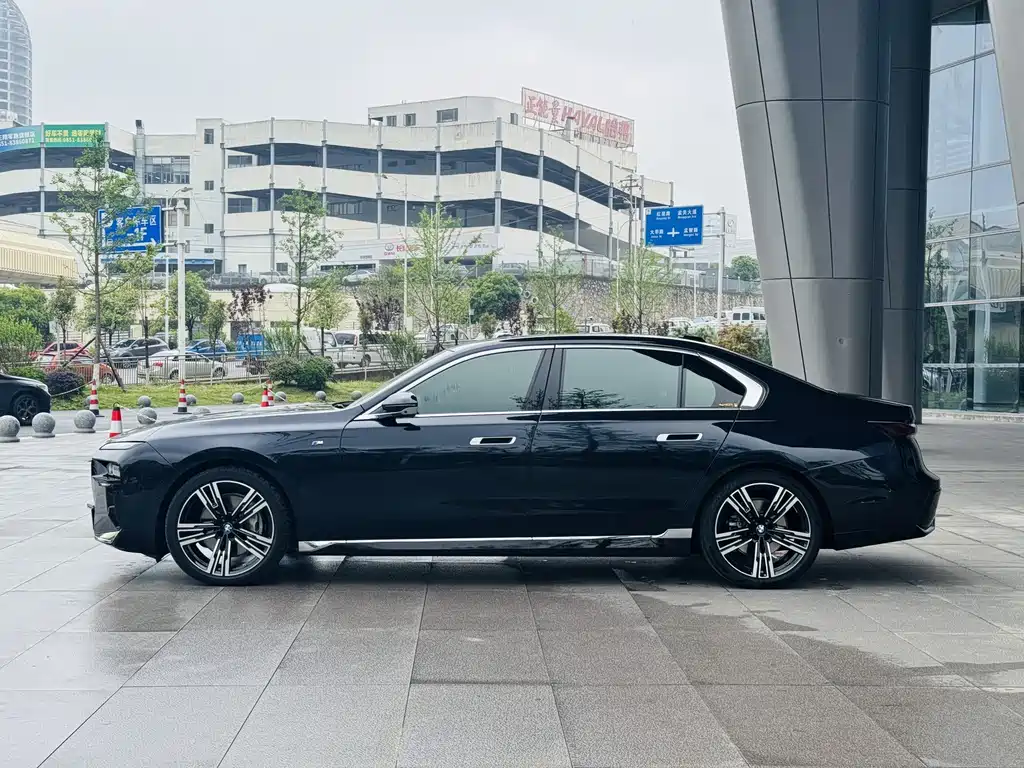BMW 7 Series 7 2023 740Li Lead M Sport