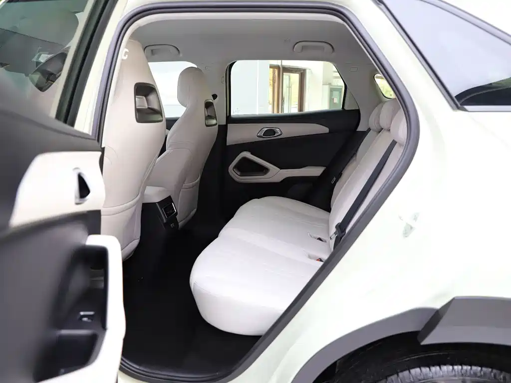 BYD Yuan UP — миниатюра 13
