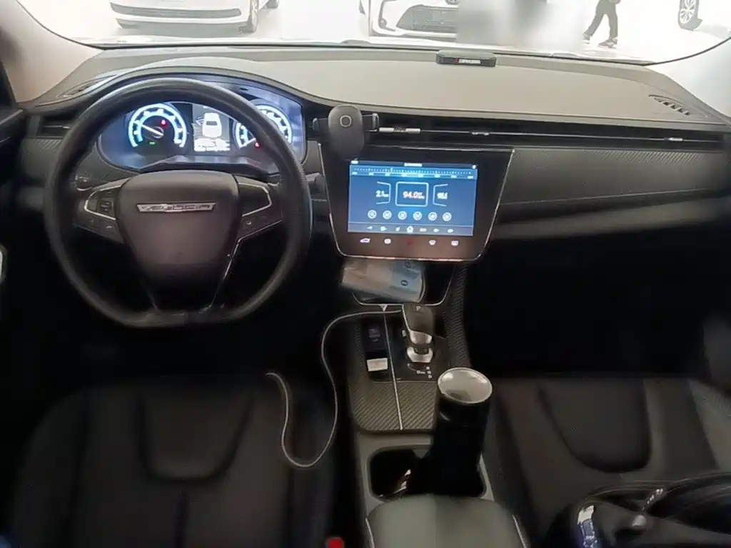 Venucia D60 EV — миниатюра 6