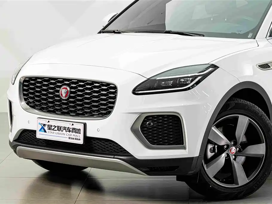 Jaguar E-PACE — миниатюра 2