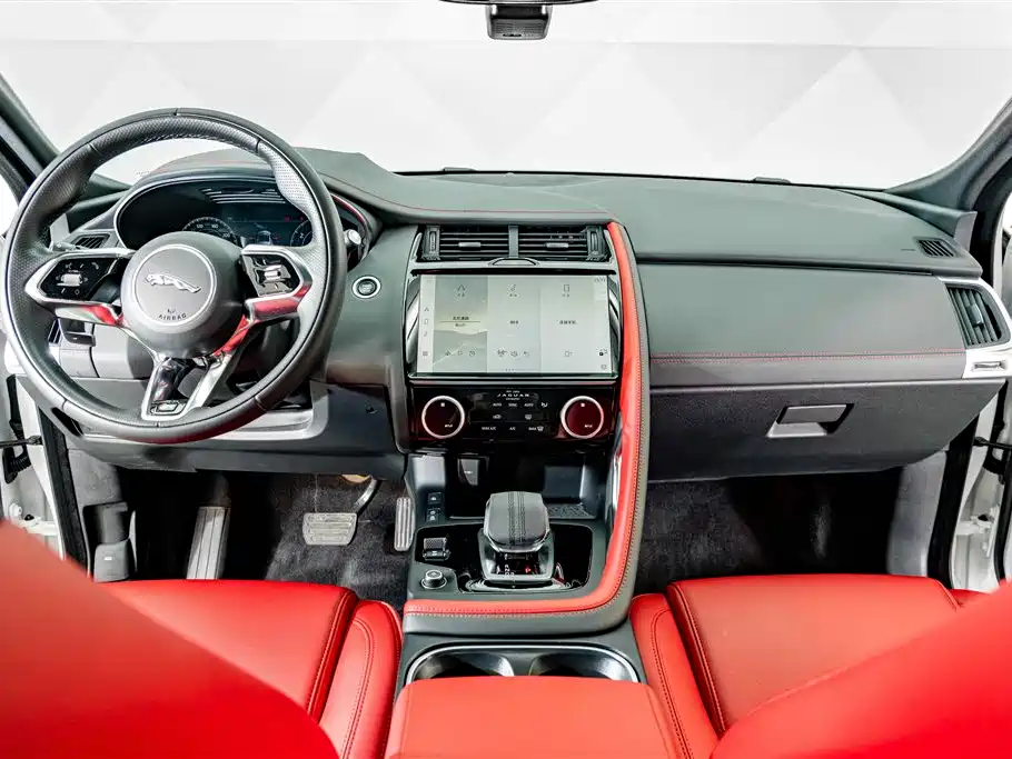 Jaguar E-PACE — миниатюра 12
