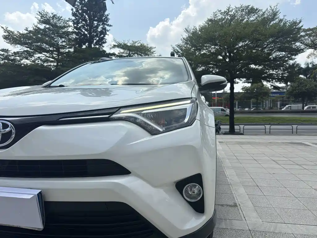 Toyota RAV4 — миниатюра 20