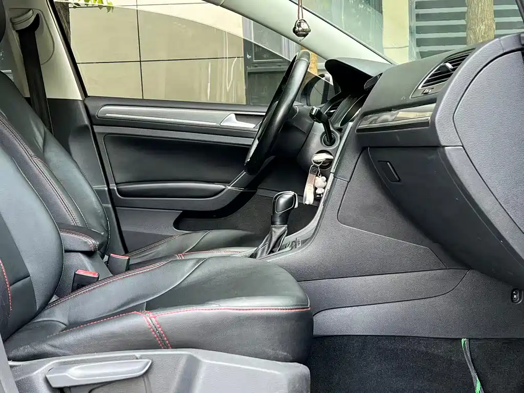 Volkswagen Golf — миниатюра 6