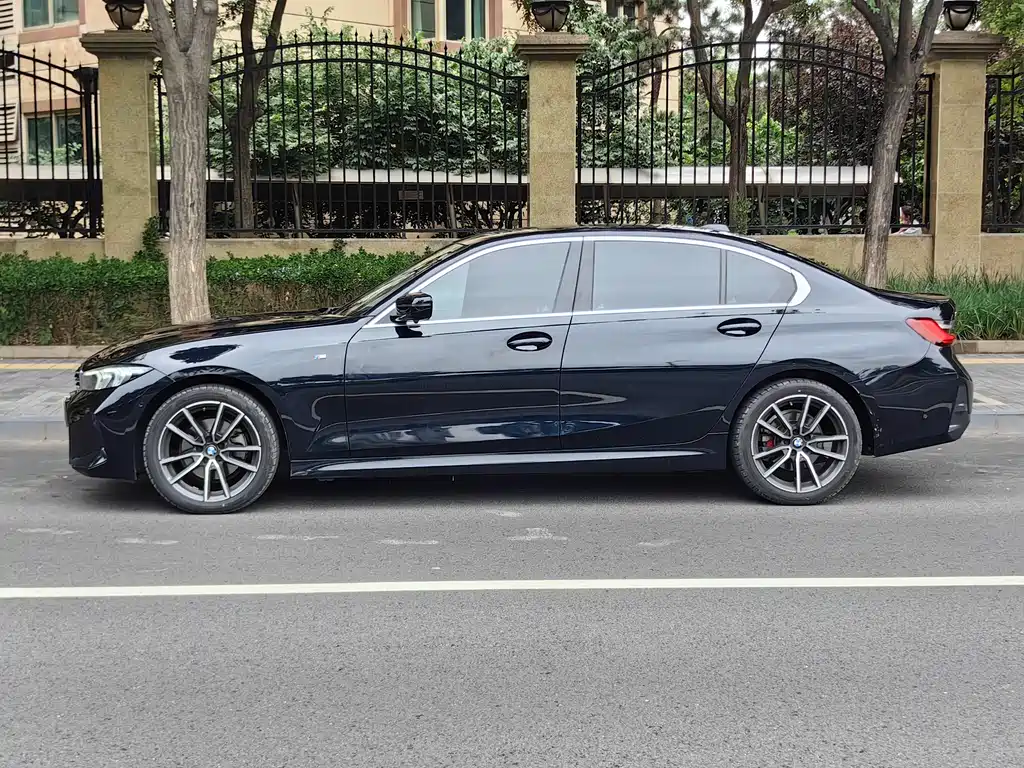 BMW 3 Series 3 2023 325Li M Sport