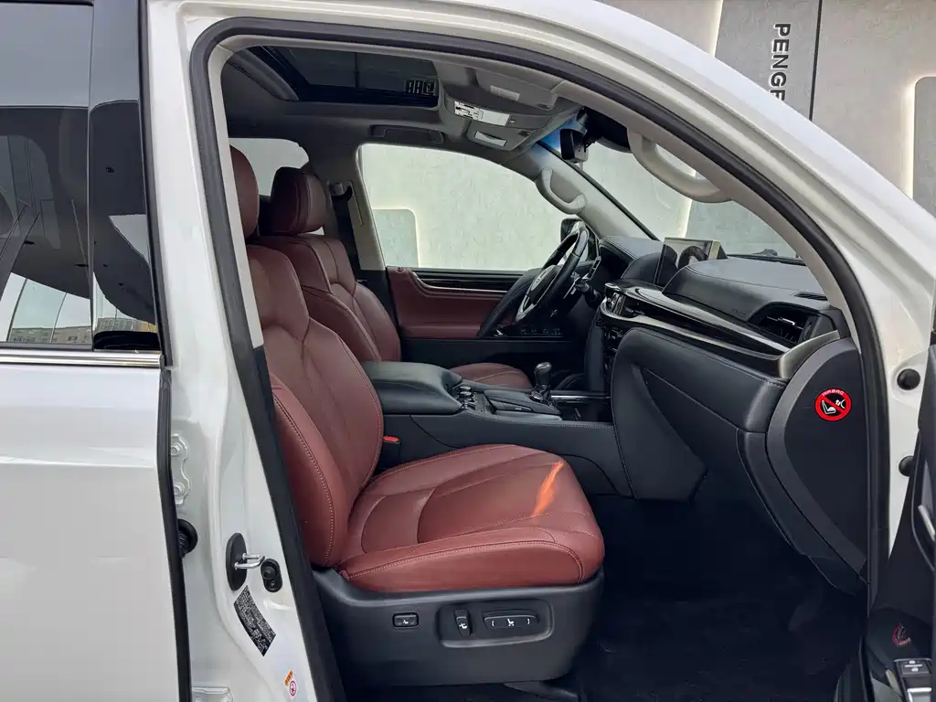 Lexus LX — миниатюра 5