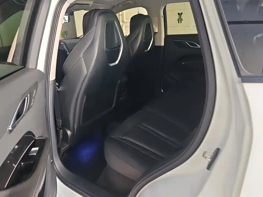 Hongqi Hongqi HS3 — миниатюра 11