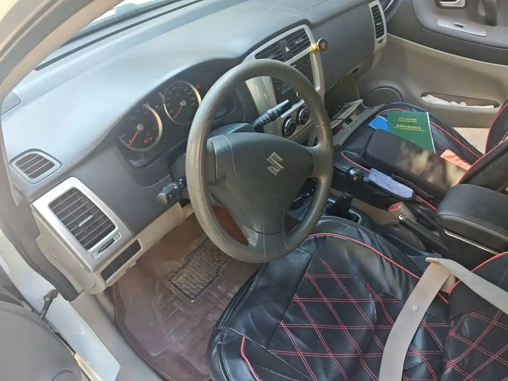 Suzuki Liana — миниатюра 11