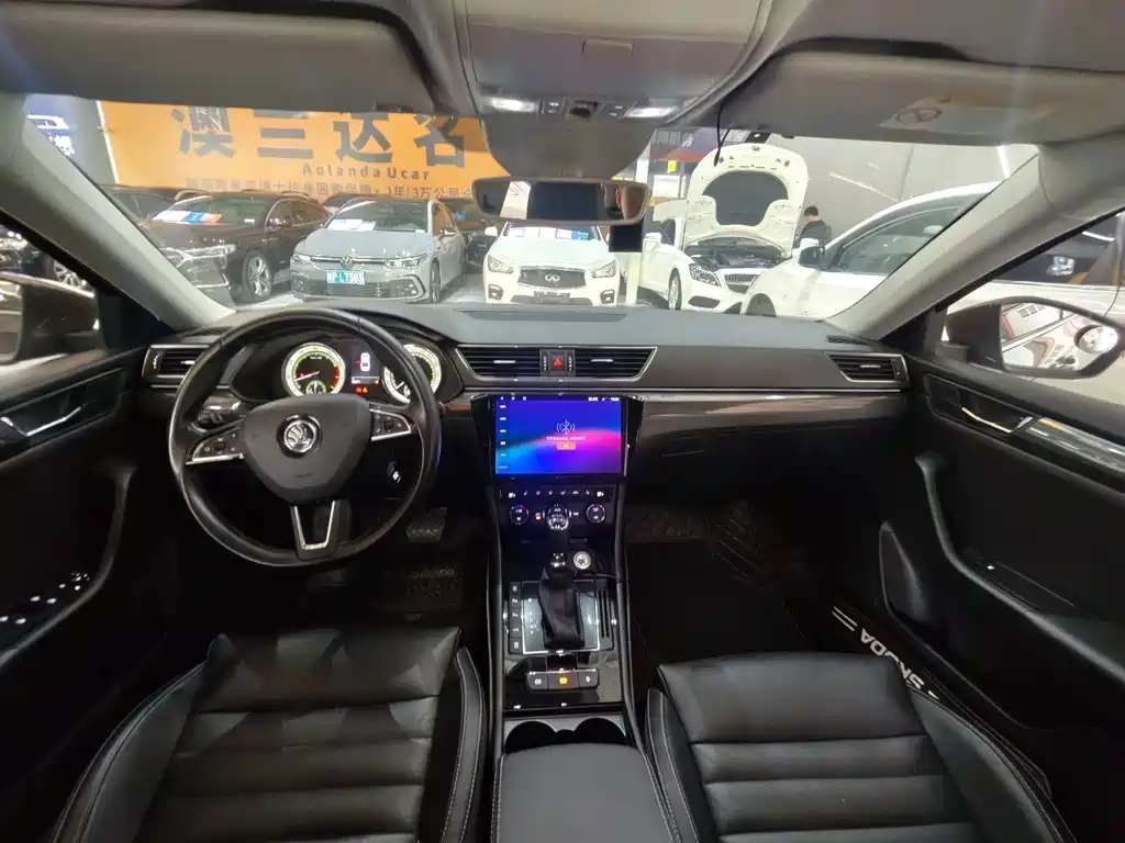 Skoda Superb — миниатюра 13