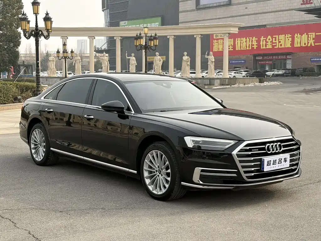 AUDI A8