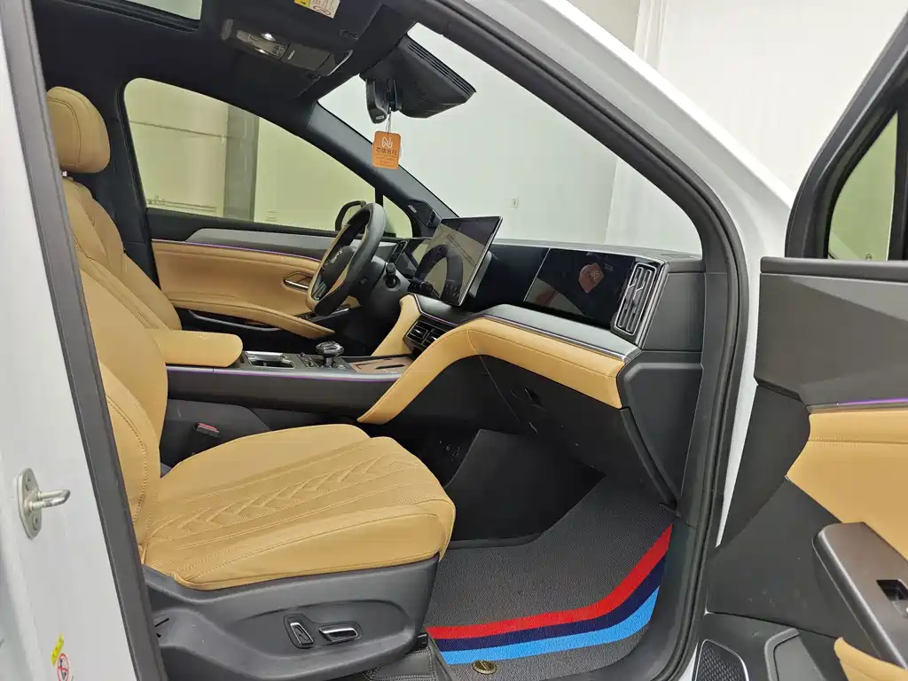 BYD Song L DM-i 2024 — фото 20