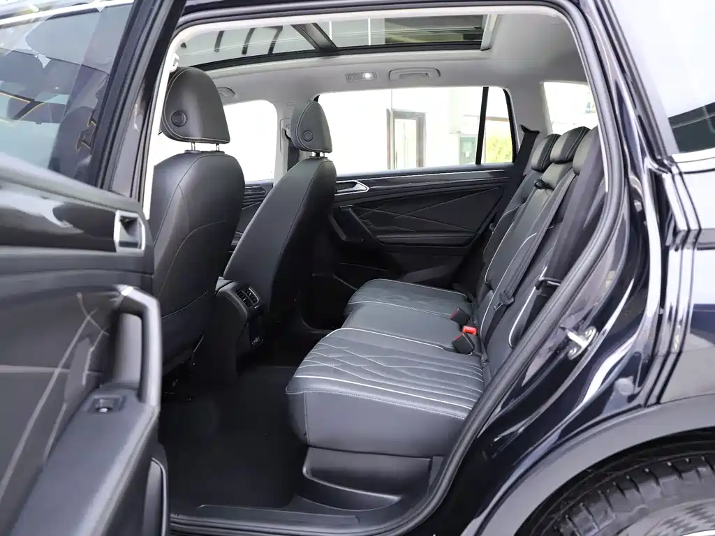Volkswagen Tiguan L — миниатюра 13