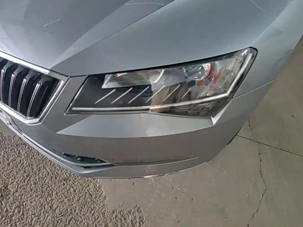 Skoda Superb — миниатюра 24