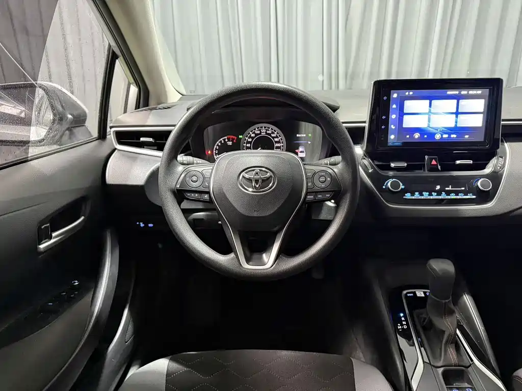Toyota Corolla — миниатюра 13