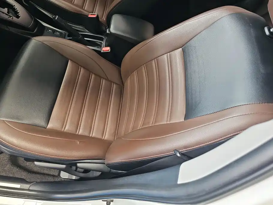 Toyota Yaris L — миниатюра 9