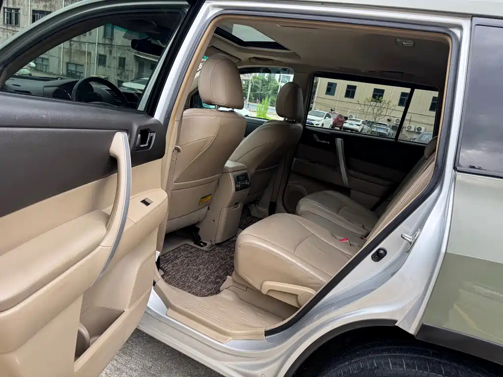 Toyota Highlander — миниатюра 10