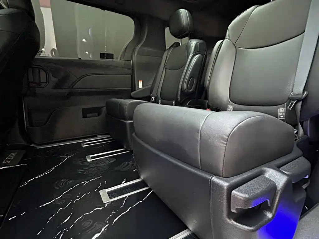 Toyota Granvia — миниатюра 16